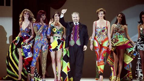 storia dei capi di versace|gianni versace stile.